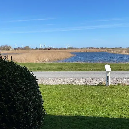 Ferienhaushaelfte Fenja *