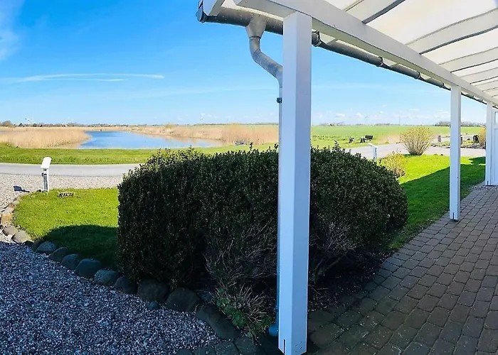 Дом отдыха Ferienhaushaelfte Fenja *